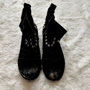 Mia Limited Edition Black Boots with studs and stars, Size 7.5